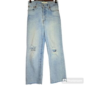 Levi's Light Wash Ribcage Straight Jean Size 26